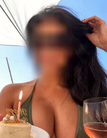 Antonia, 40
