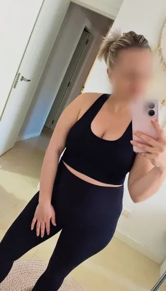 Claudia, 36