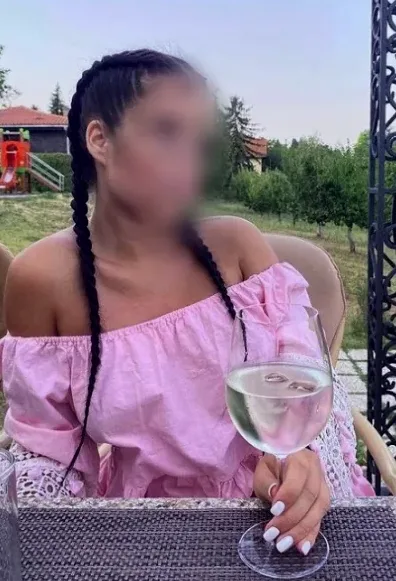 Elif, 30