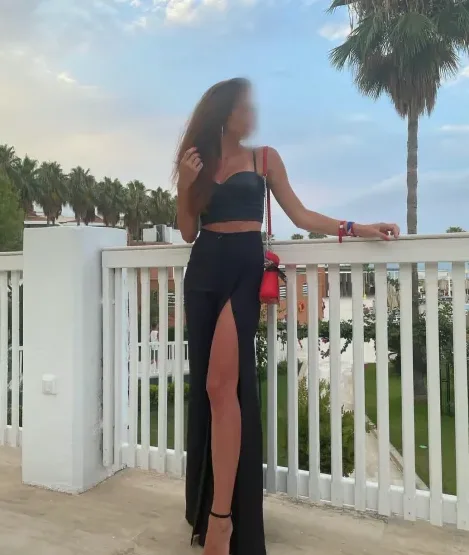 Helena, 39