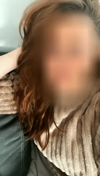 Leonie, 37