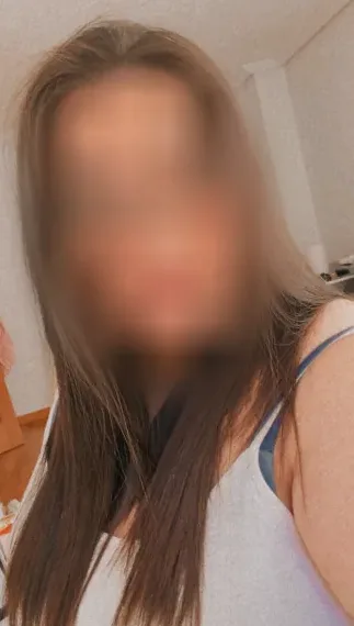 Yvonne, 29